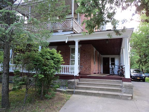 4th image of 414 Glen St