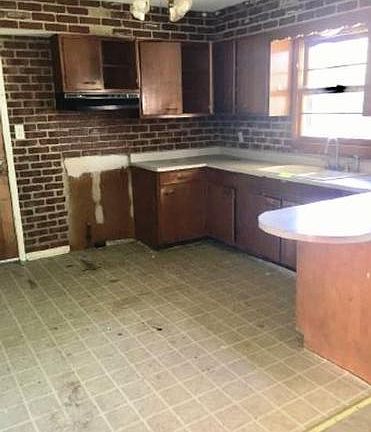 3rd image of 419 Clara Dr