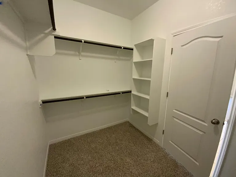 1049 Lakeway Crossing Dr — Photo 11