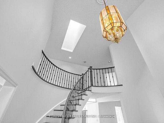 5th image of 477 Cummer Ave