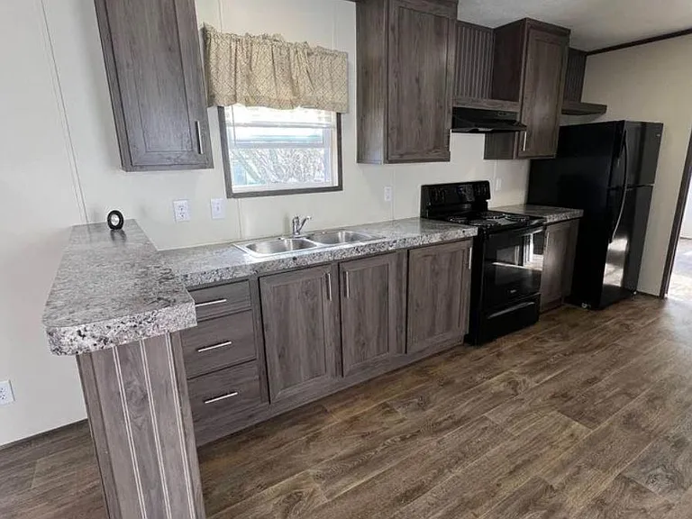 112 Zain Ln — Photo 7