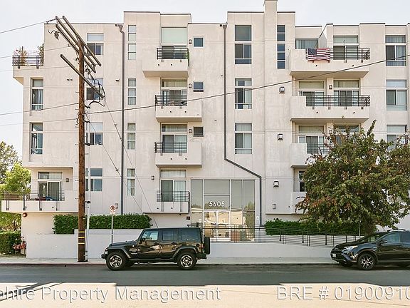 3rd image of 5605 Gentry Ave APT 403