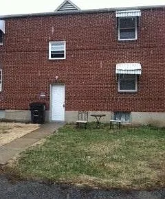 1806 S Vermont Ave — Photo 2