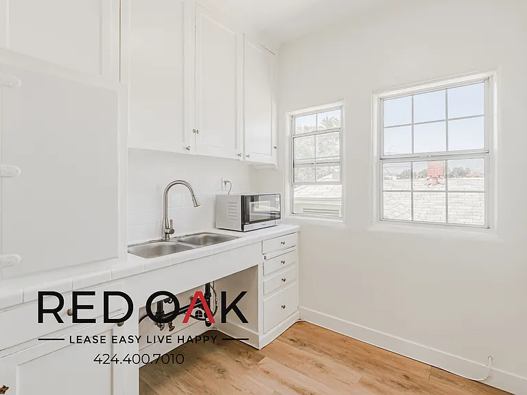 1274 S Mullen Ave #1272-1/4 — Photo 2