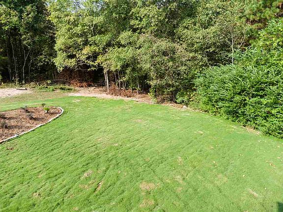 4th image of 303 White Meadow Ct