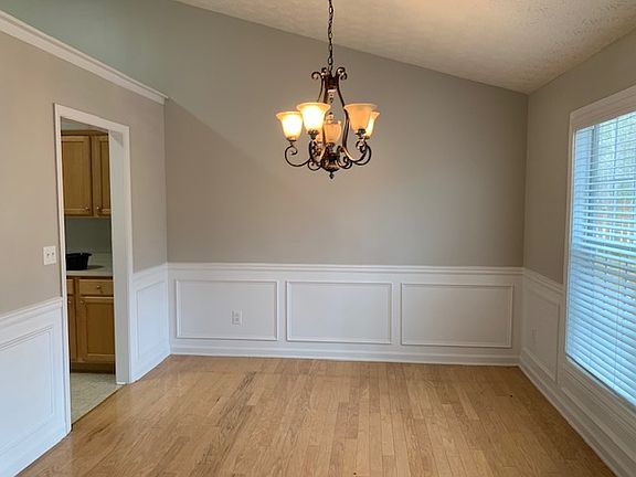 3rd image of 1915 Charleston Oak Cir