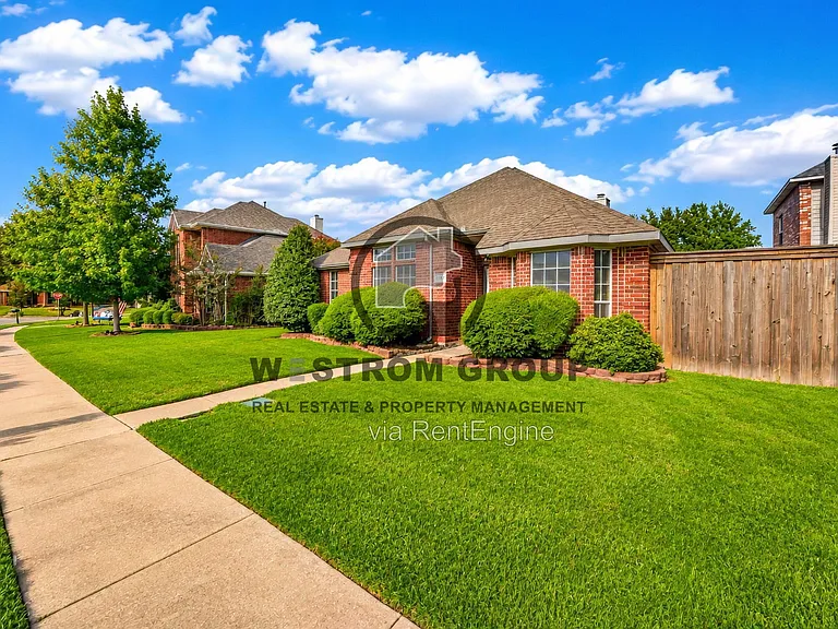 1257 Christopher Ln — Photo 2