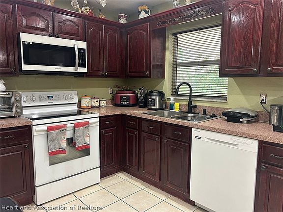 5th image of 2787 W Hasbrouck Rd