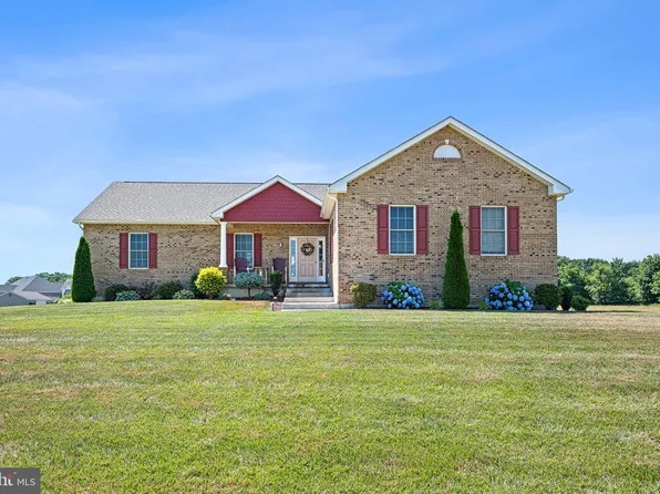 828 Cool Breeze Dr, Clayton, DE 19938