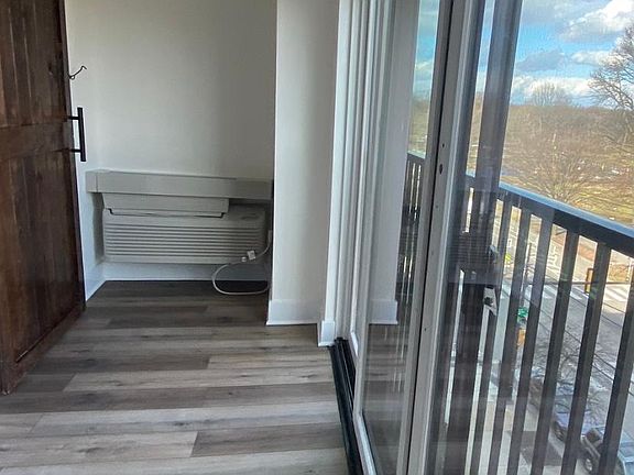 3rd image of 4146 Parkside Ave Unit 305