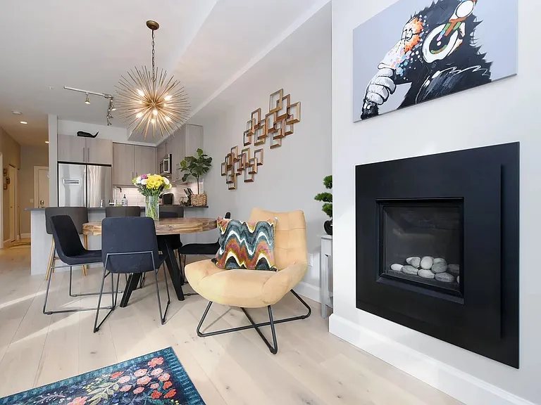 595 Pandora Ave #404 — Photo 4