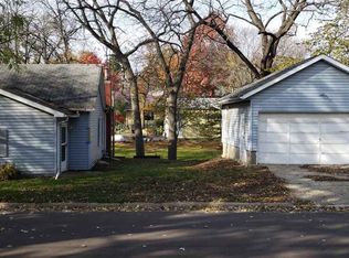 2308 N 9th St, Clinton, IA 52732