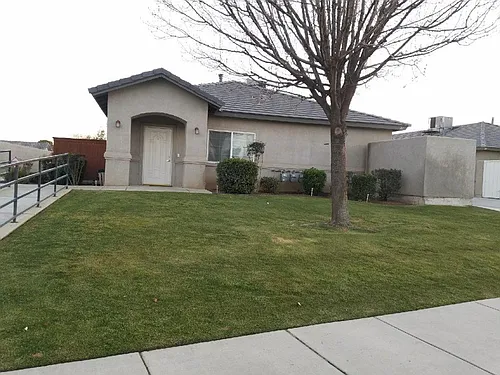 West Day Ave. Photo 1