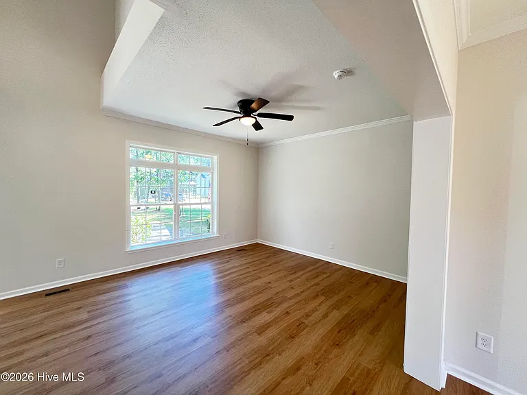 568 Bald Eagle Dr — Photo 3