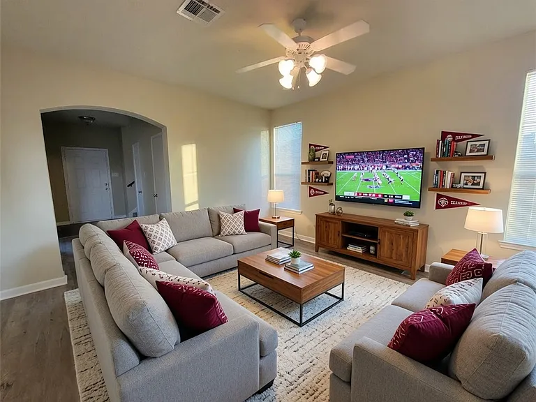 4137 McFarland Dr — Photo 4