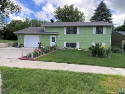 1904 S Fox Trl, Sioux Falls, SD, 57103