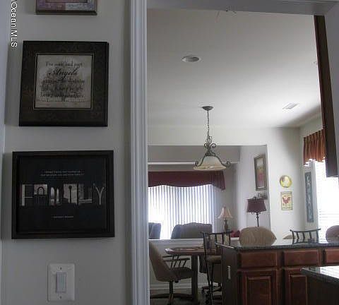 5th image of 43 Chalfont Ln