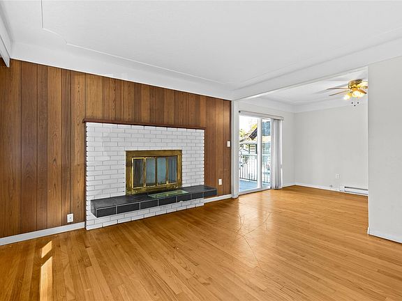 4th image of 1575 Burton Ave