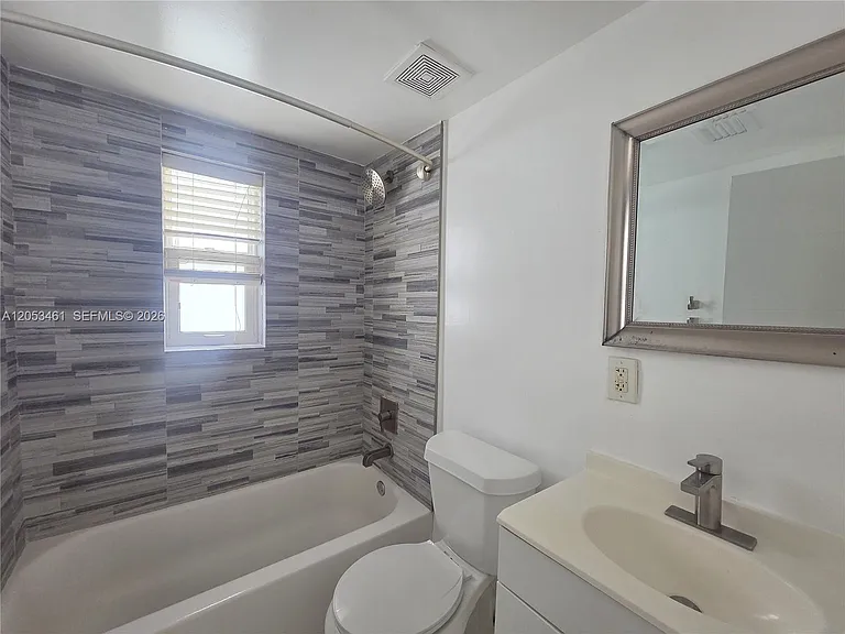 1767 NW 3rd Ave #17 — Photo 5