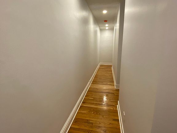 5th image of 5019 S Broadway Floor 1