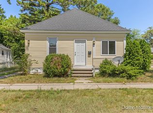 374 W Southern Ave, Muskegon, MI 49441