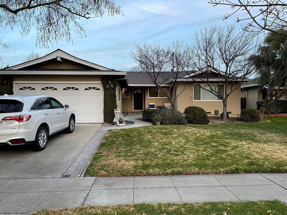 1st image of 2590 Malaga Dr