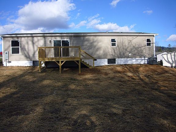 3rd image of 106 Asher Oaks Ln