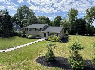 1 Aster Ln, River Vale, NJ 07675