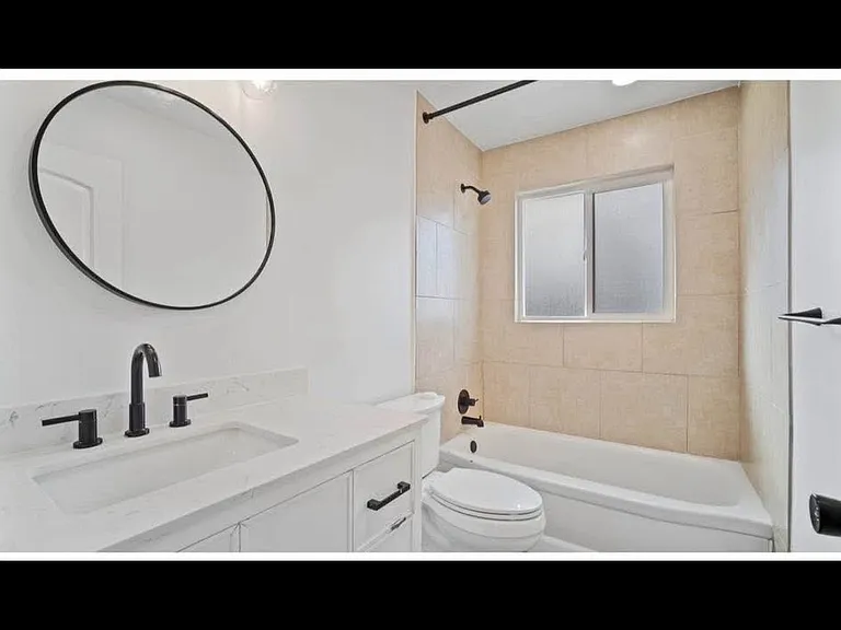 446 E Mountain View Dr — Photo 4