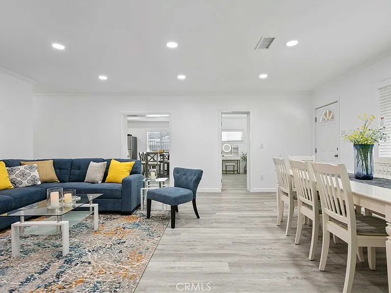 15059 Oro Grande St — Photo 3