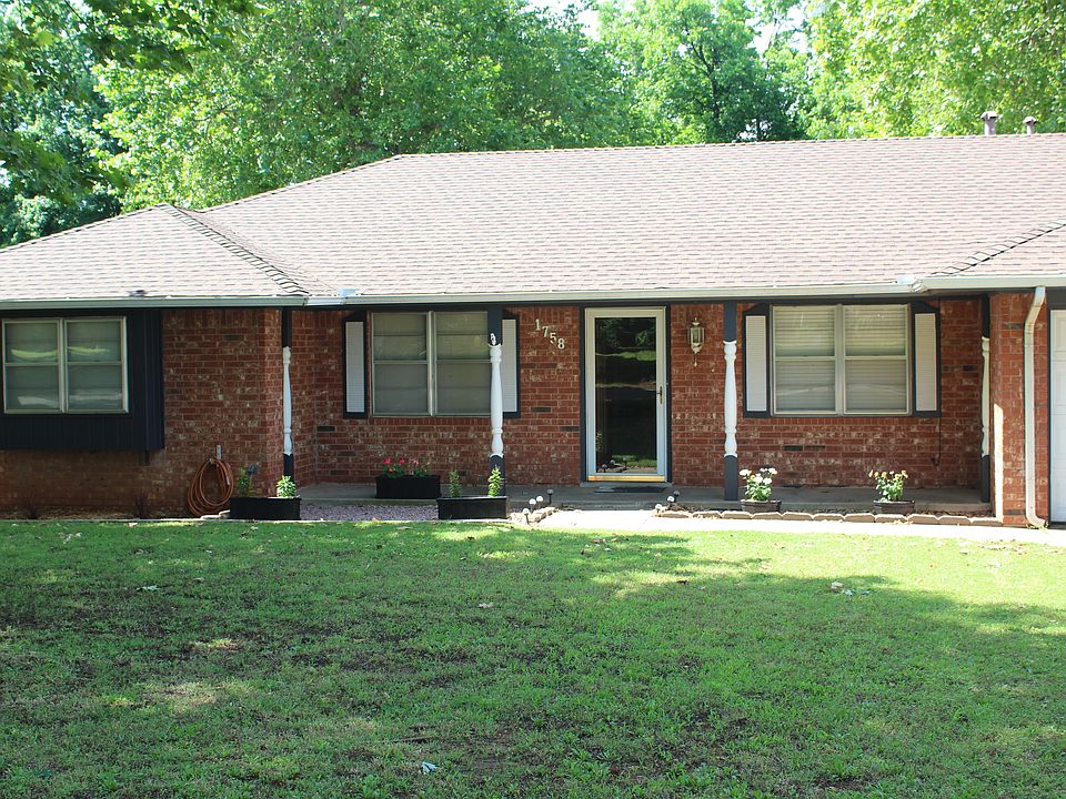 1st image of 1758 W Lakeaire Dr