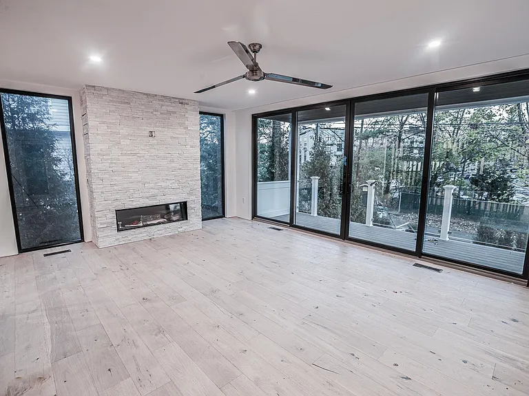 56 Spring St #Townhouse 2 — Photo 4