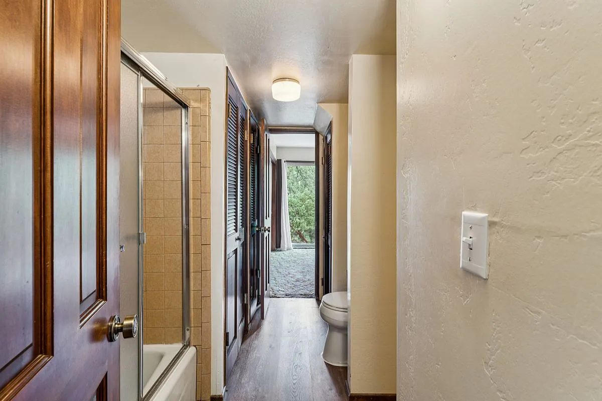 3 bed, 2.0 bath, 1386 sqft, $2,800 — Photo 3