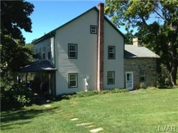 7158 Flint Hill Rd, New Tripoli, PA 18066