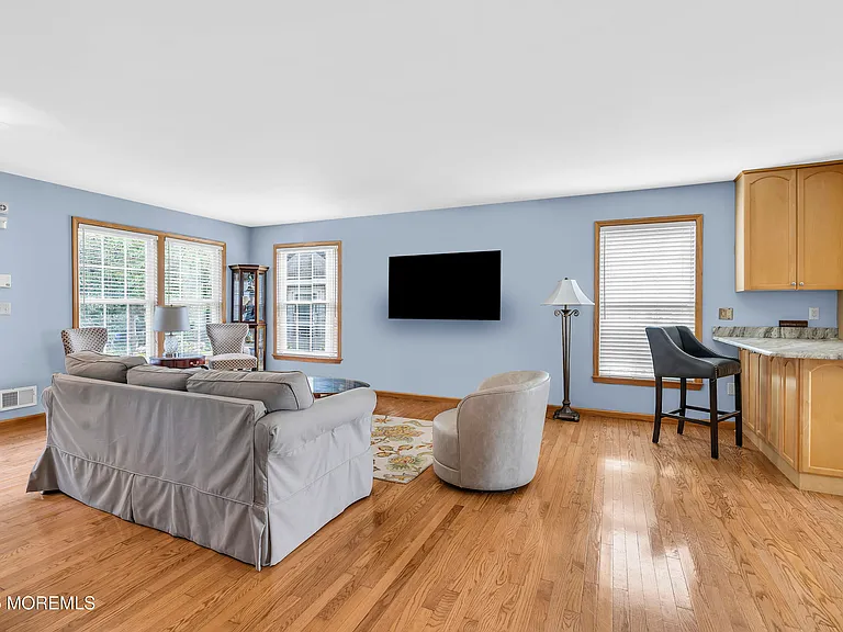 143 Lake Ave — Photo 15