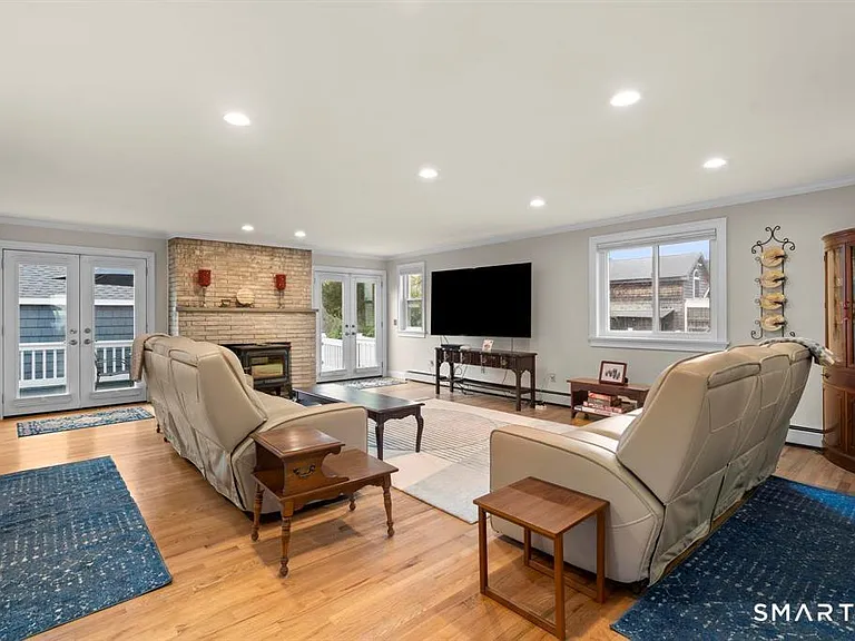 58 Chapman Ave — Photo 14