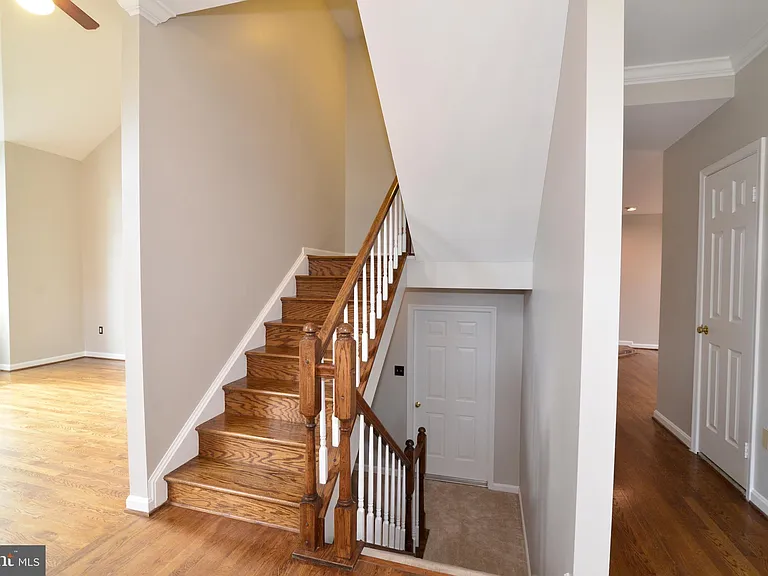 10200 Aspen Willow Dr — Photo 24