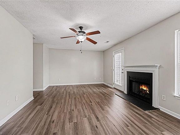 4th image of 2044 Waterstone Ln
