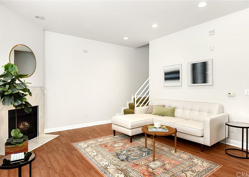 1st image of 812 N Hudson Ave APT 108
