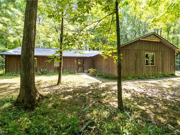 14969 Cowley Rd, Columbia Station, OH 44028