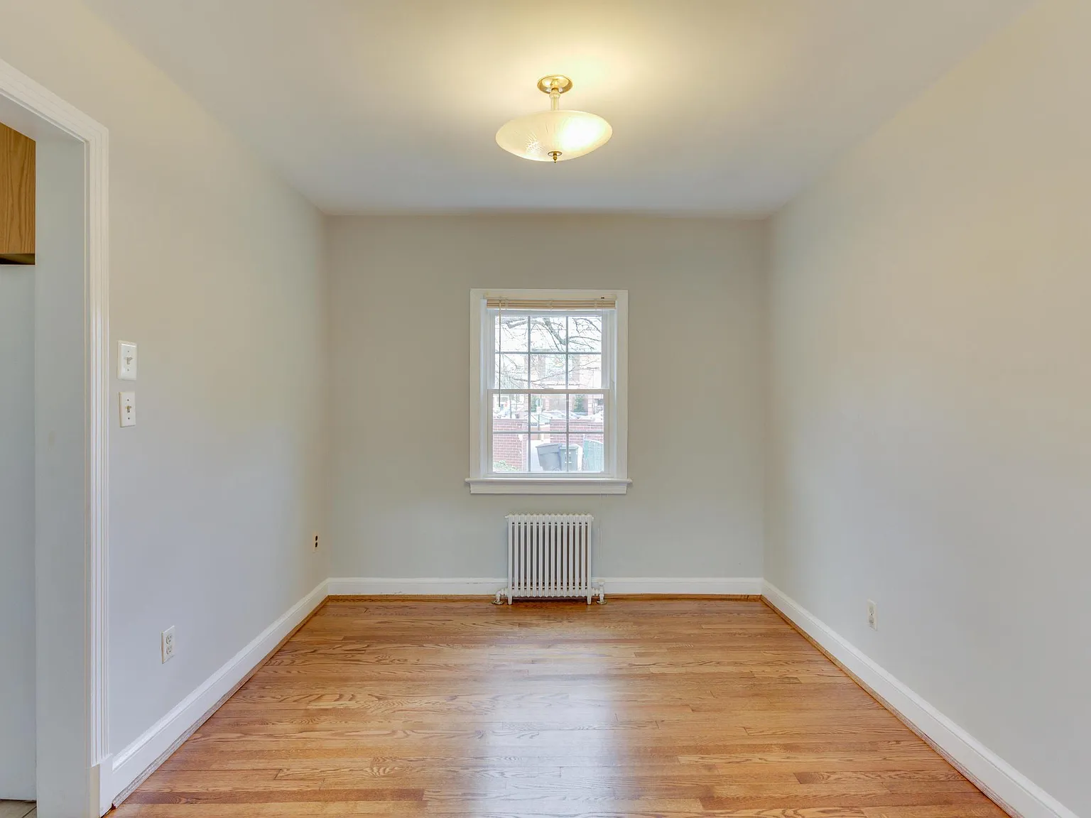 3 bed, 1121 sqft, $4,000 — Photo 4
