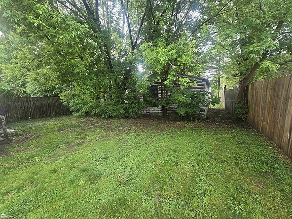 3rd image of 2429 Delaware Ave
