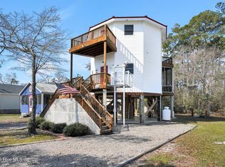 233 NE 75th St, Oak Island, NC 28465