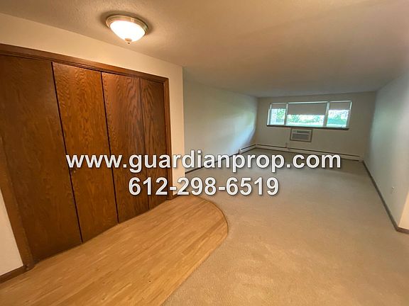 2nd image of 1920 Marshall Ave #104