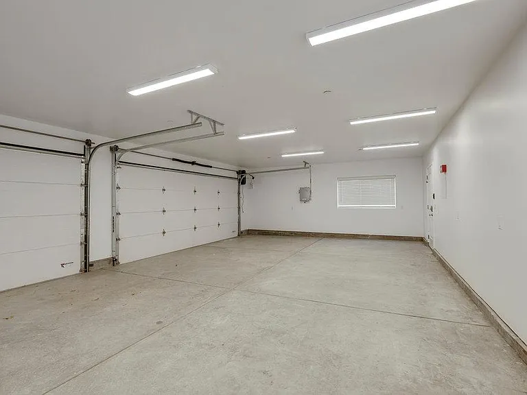 552 Hathway Ave — Photo 11