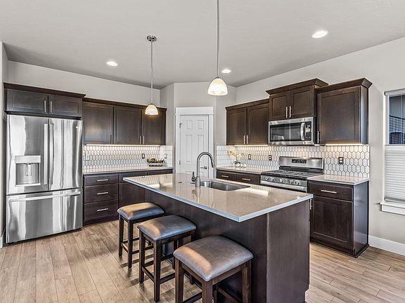 3rd image of 20610 SE Gemstone Ave