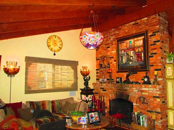LIVING ROOM FIREPLACE