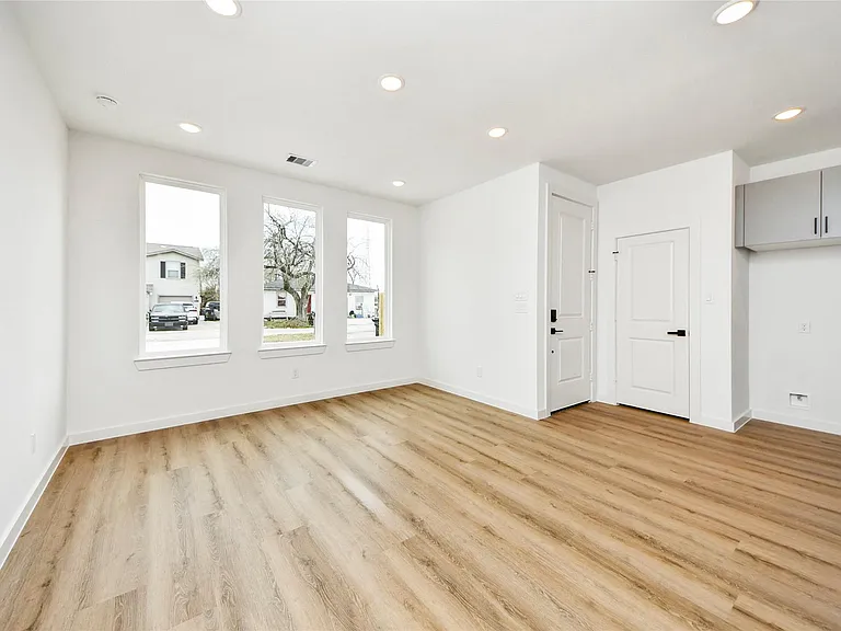 5201 Fairchild St #B — Photo 13