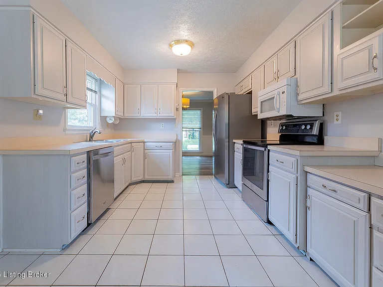 2901 Creekside Dr — Photo 9