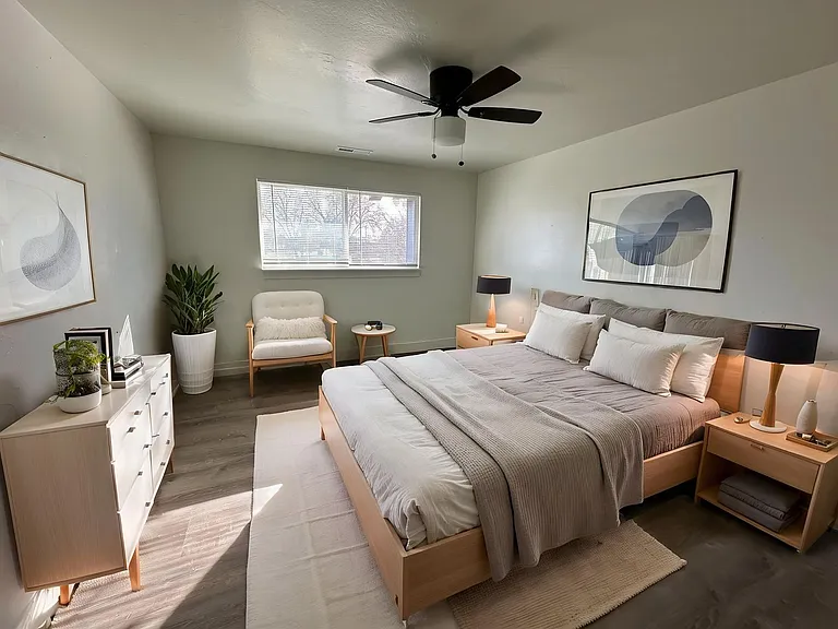 1801 W Parkway Blvd — Photo 3